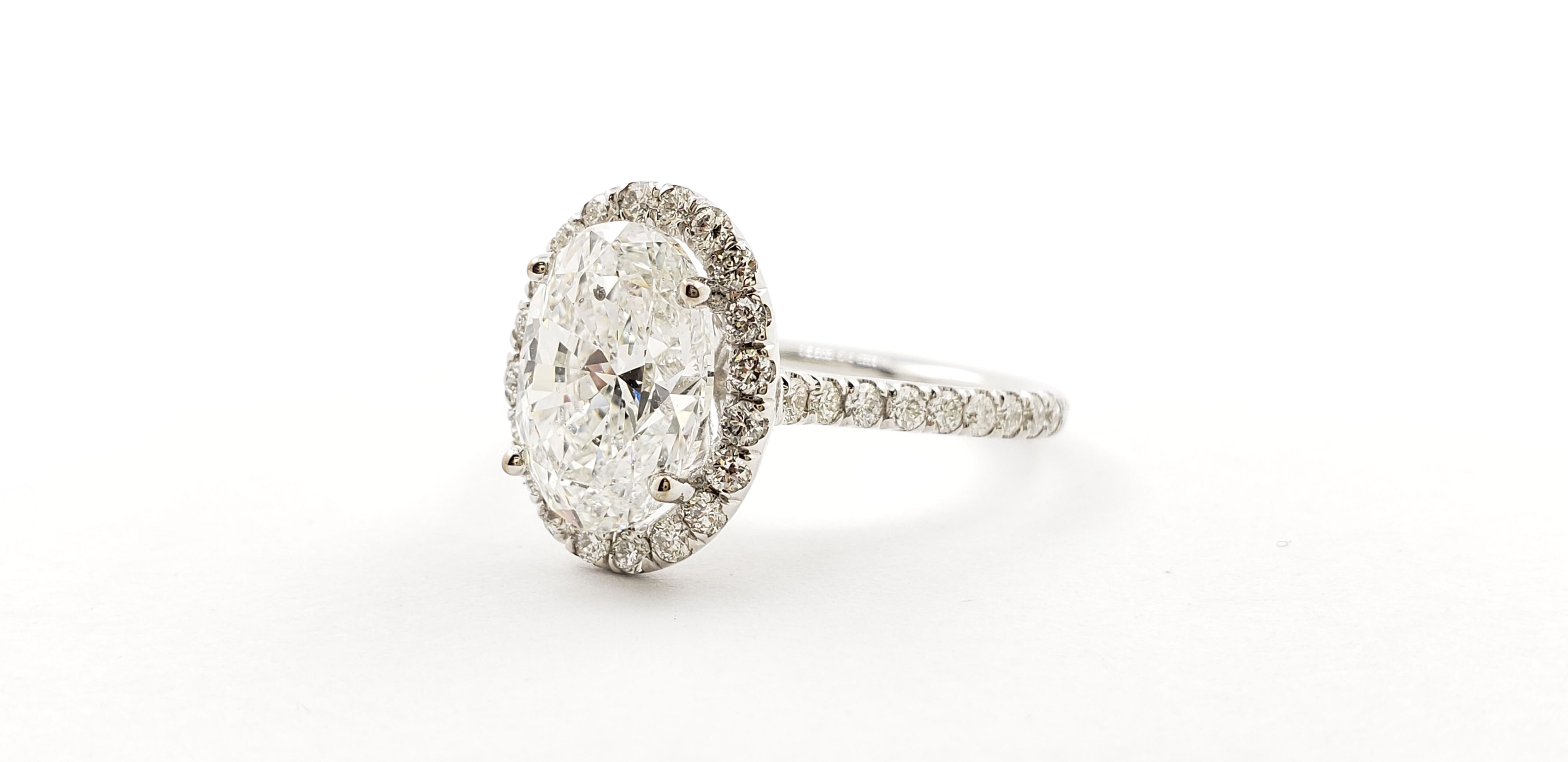Oval Shape Diamond Halo Ring